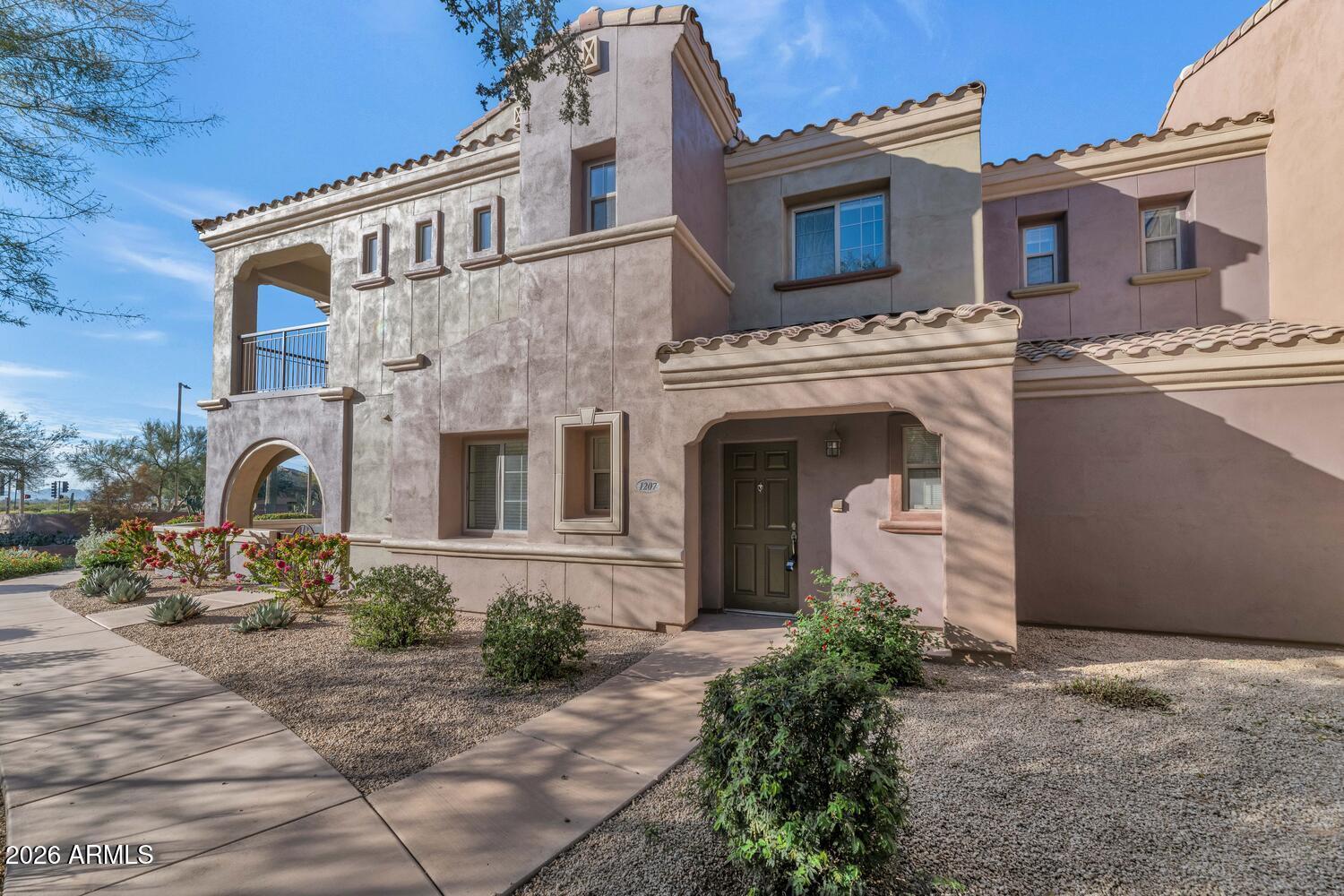 3935 E Rough Rider Rd-large-001-029-TOD5