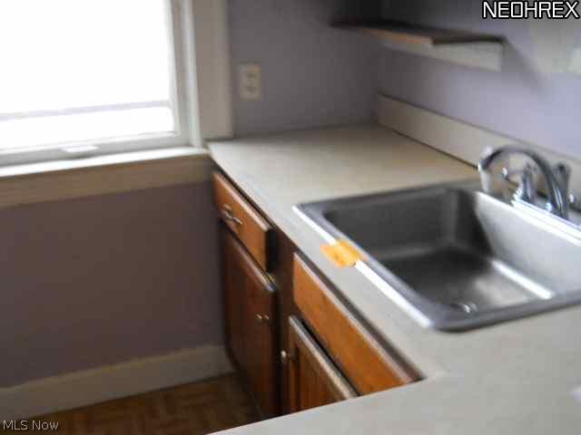 929 Helmsdale Road Cleveland Heights, OH 44112 - Photo 6 of 10
