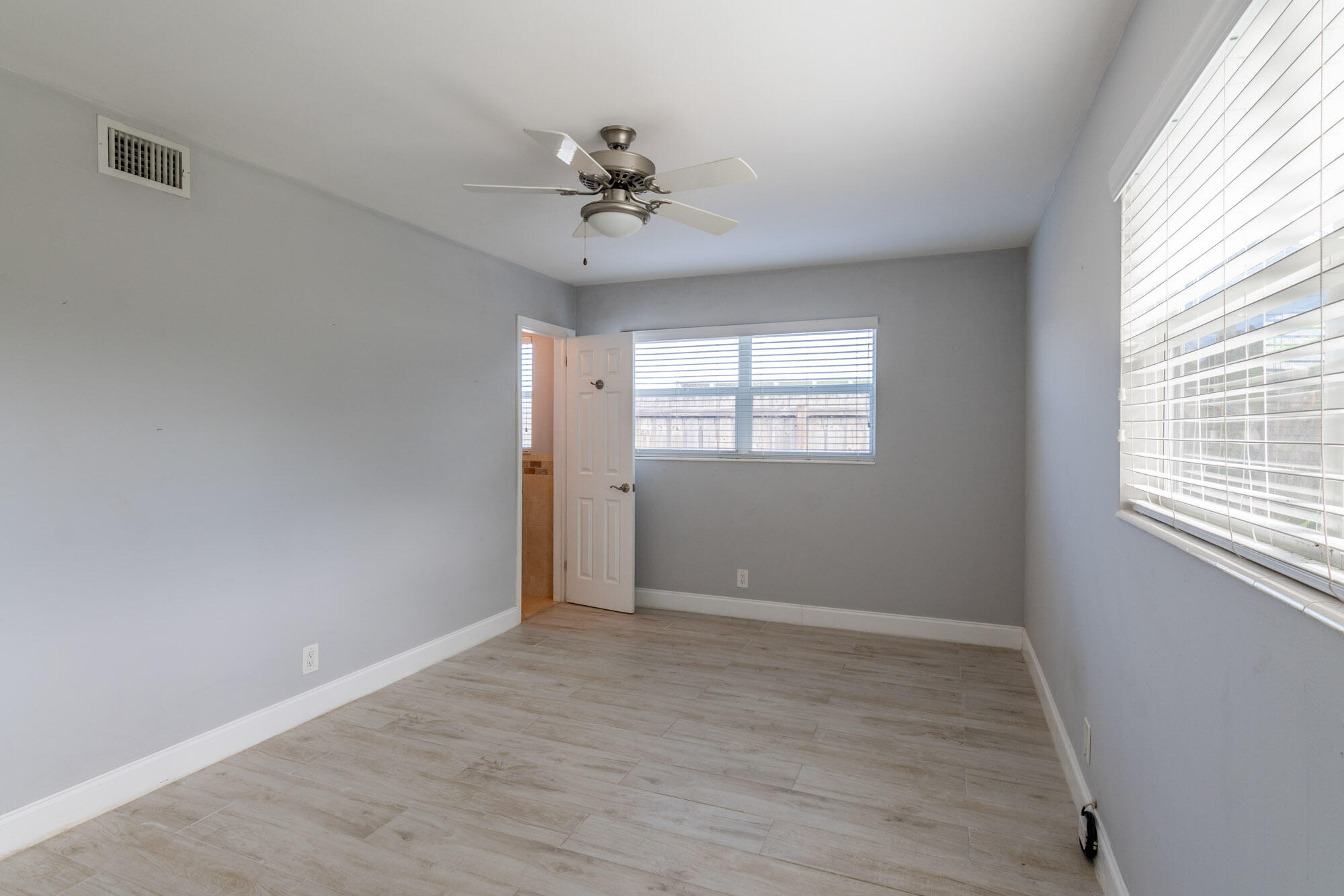 528 Harbour Road North Palm Beach, FL 33408 - Photo 14 of 25 IMG-16