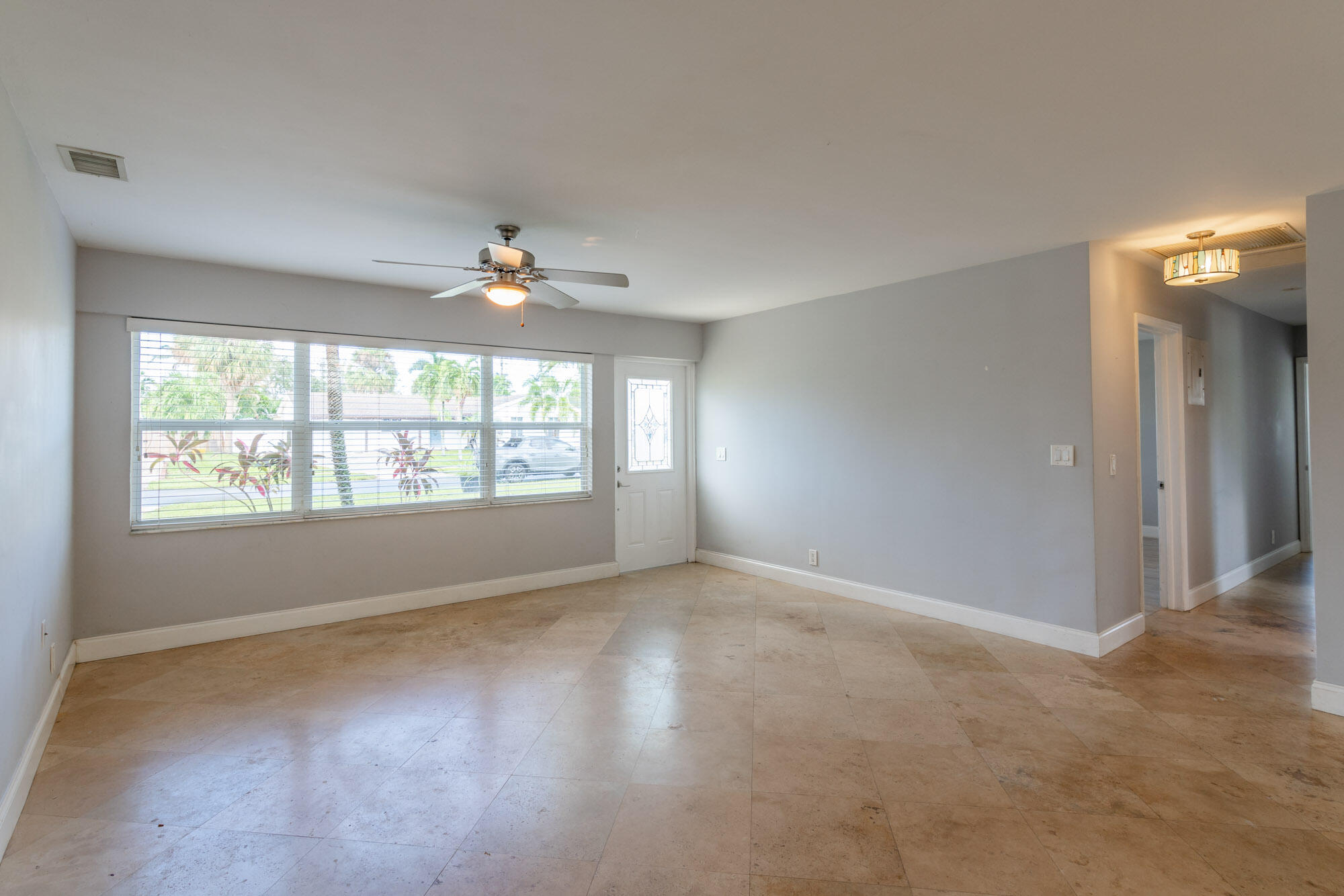528 Harbour Road North Palm Beach, FL 33408 - Photo 8 of 25 IMG-9