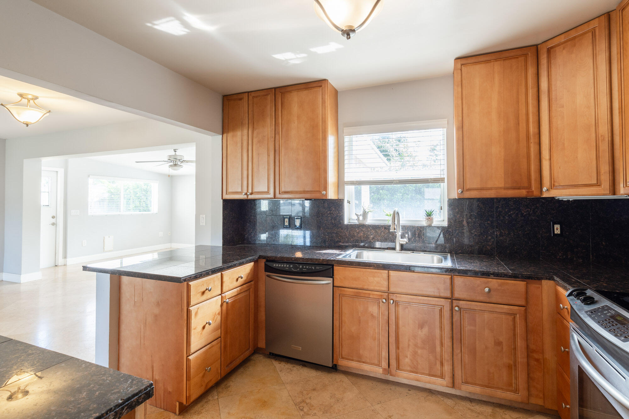 528 Harbour Road North Palm Beach, FL 33408 - Photo 10 of 25 IMG-19