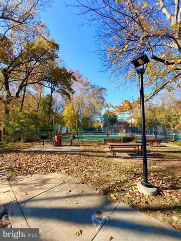 $1,780 | 10661 Weymouth Street, Unit 101, Bethesda, MD 20814