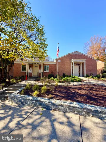 $1,780 | 10661 Weymouth Street, Unit 101, Bethesda, MD 20814