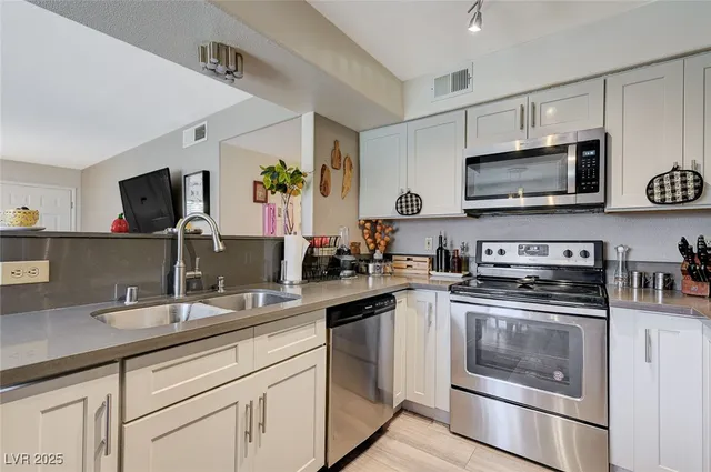 $269,000 | 1575 West Warm Springs Road, Unit 2613, Henderson, NV 89014