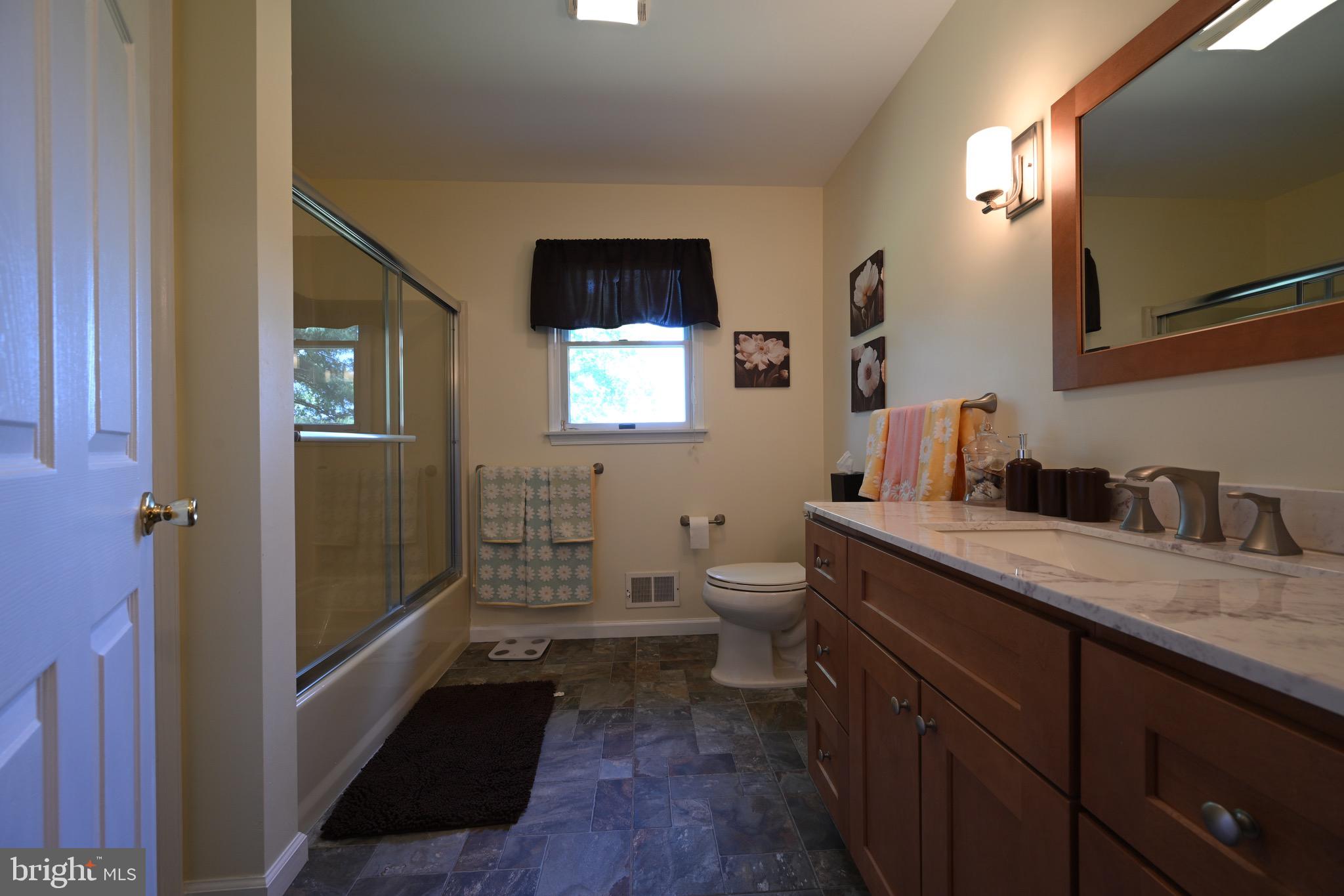 111 Jason Court Delran, NJ 08075 - Photo 11 of 15