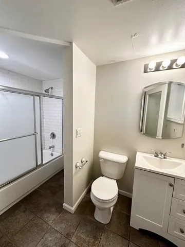 $1,650 | 4386 Woodland Avenue, Unit 1, Western Springs, IL 60558