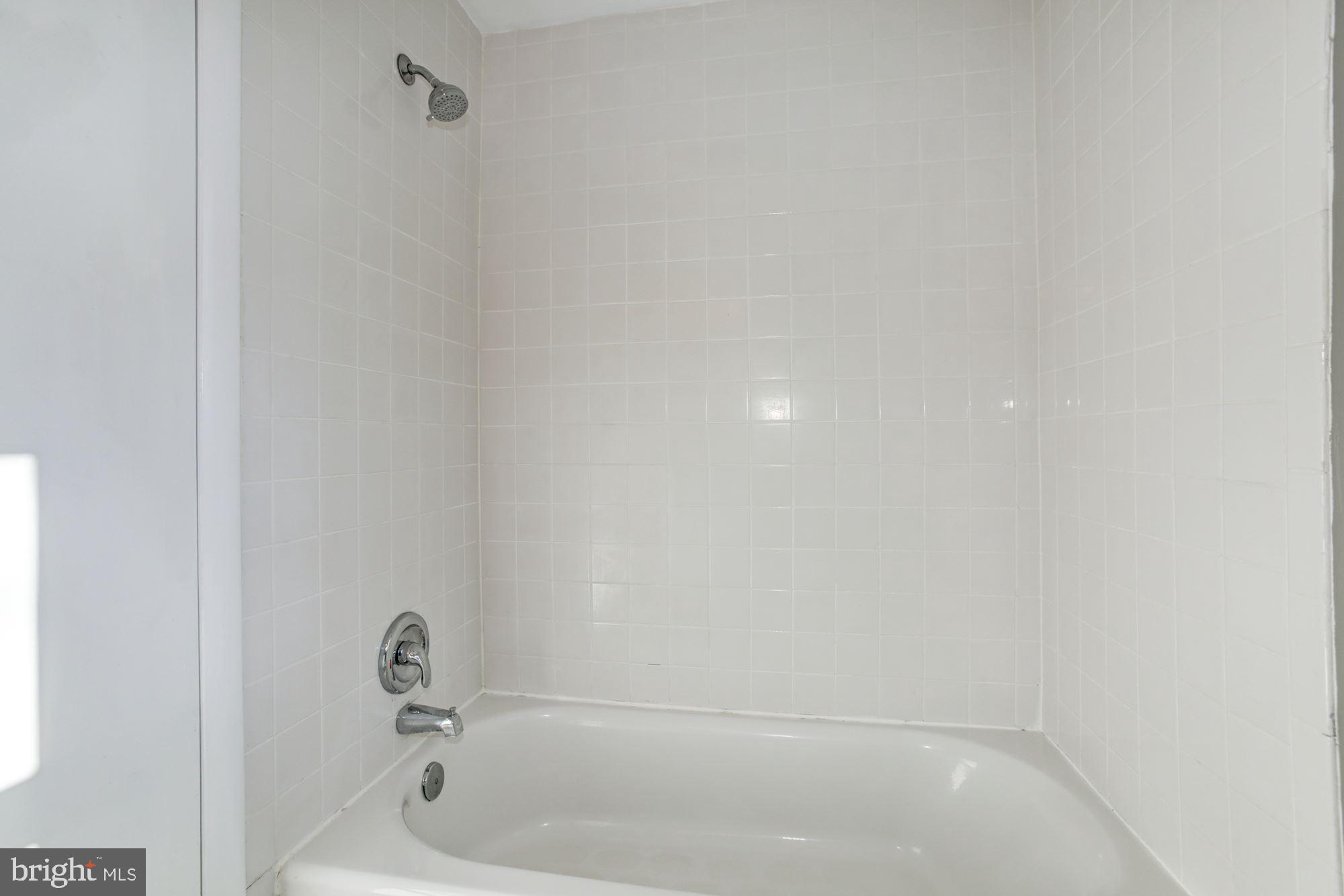 14601 Roxbury Road Glenelg, MD 21737 - Photo 43 of 52 Upper Level Hall Bath