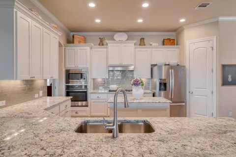 $725,000 | 3204 Venezia View, Leander, TX 78641