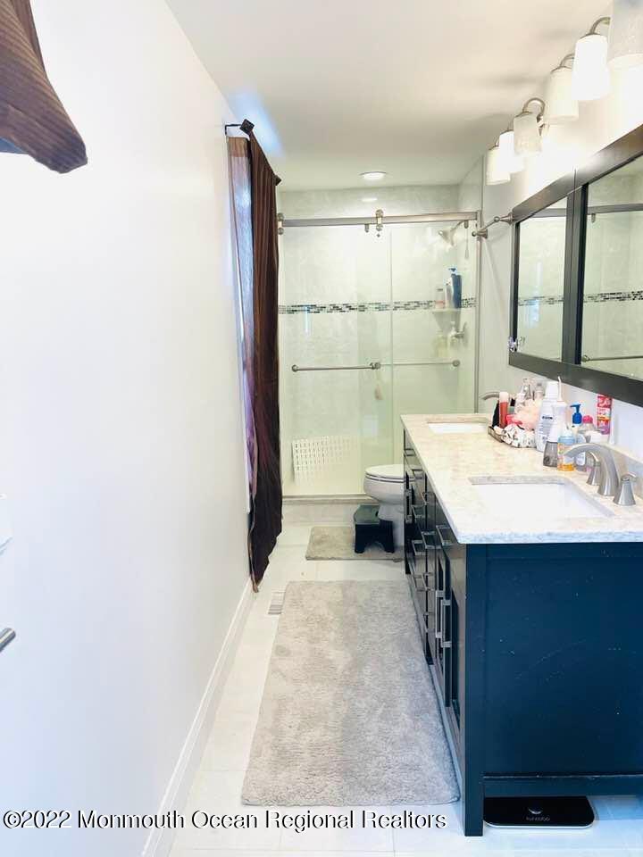 29 Beacon Drive Barnegat, NJ 08005 - Photo 8 of 24 Master Bath