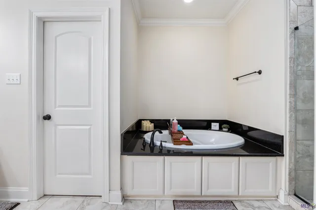 $379,000 | 3421 Meadow Grove Avenue, Zachary, LA 70791