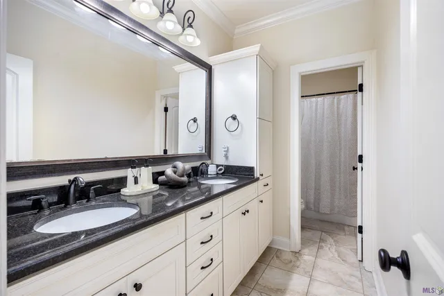 $379,000 | 3421 Meadow Grove Avenue, Zachary, LA 70791