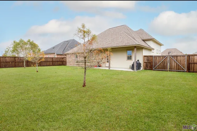 $379,000 | 3421 Meadow Grove Avenue, Zachary, LA 70791