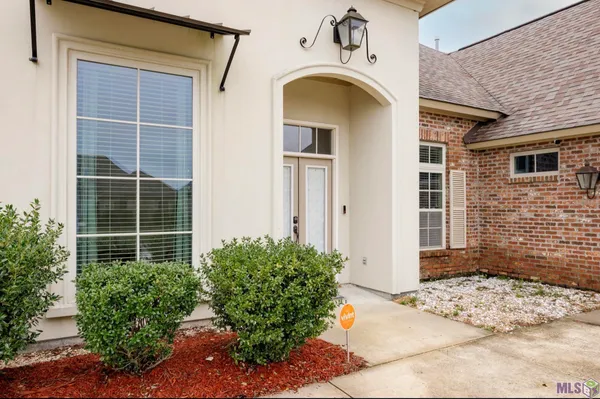 $376,500 | 3421 Meadow Grove Avenue, Zachary, LA 70791