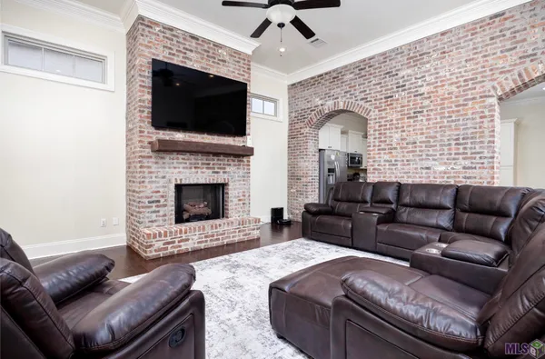 $376,500 | 3421 Meadow Grove Avenue, Zachary, LA 70791