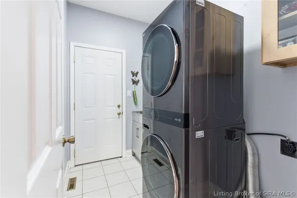 $589,900 | 8304 Hidden River Trace, Charlestown, IN 47111