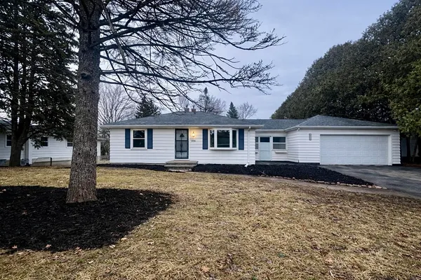 $349,900 | 2940 North Oneida Street, Appleton, WI 54911