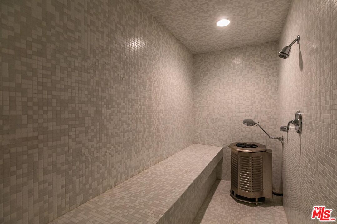 31220 Broad Beach Road Malibu, CA 90265 - Photo 20 of 33 a bathroom with a shower