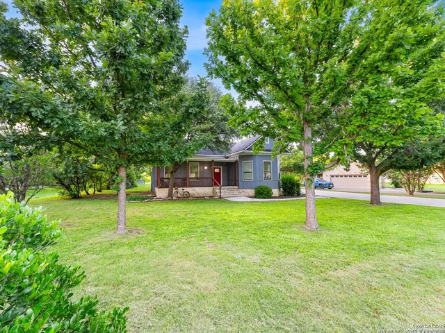 $4,800 | 136 West Evergreen, Boerne, TX 78006