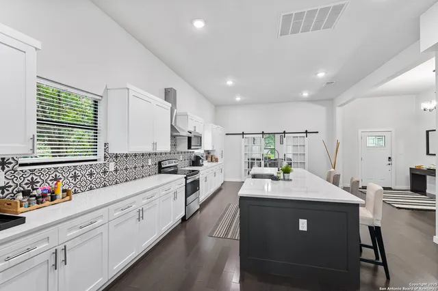 $4,800 | 136 West Evergreen, Boerne, TX 78006