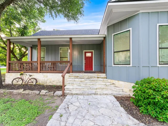 $4,800 | 136 West Evergreen, Boerne, TX 78006