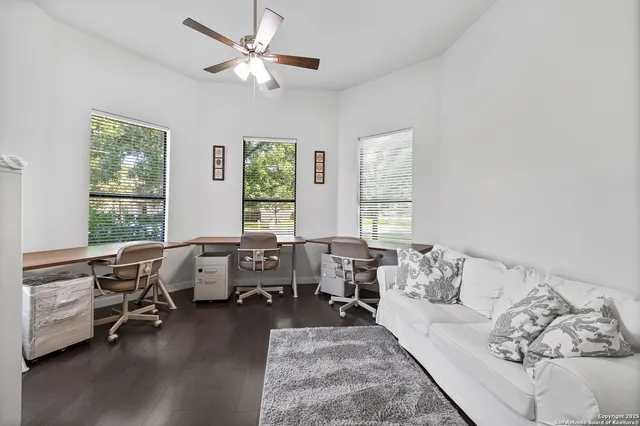 $4,800 | 136 West Evergreen, Boerne, TX 78006