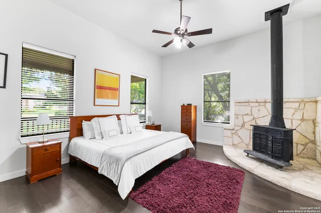 $4,800 | 136 West Evergreen, Boerne, TX 78006