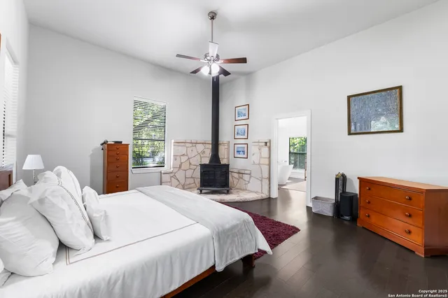 $4,800 | 136 West Evergreen, Boerne, TX 78006