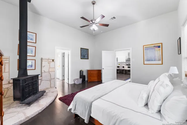 $4,800 | 136 West Evergreen, Boerne, TX 78006