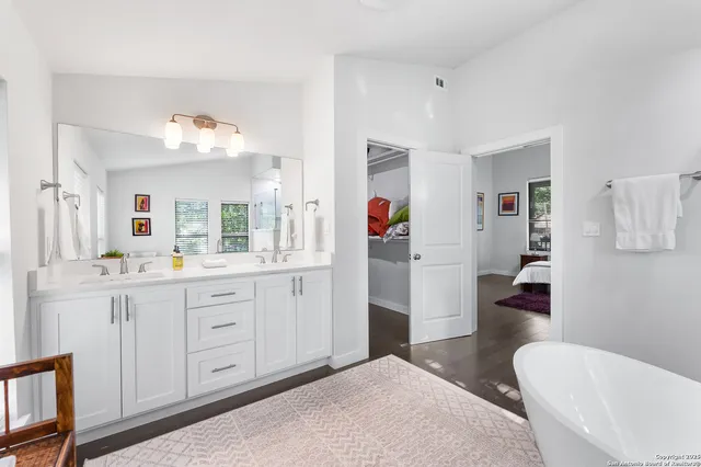 $4,800 | 136 West Evergreen, Boerne, TX 78006