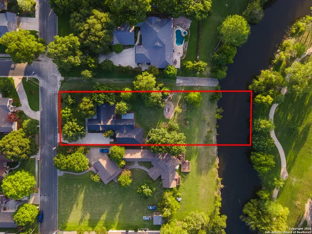 $4,800 | 136 West Evergreen, Boerne, TX 78006