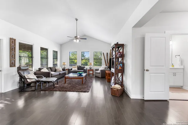 $4,800 | 136 West Evergreen, Boerne, TX 78006