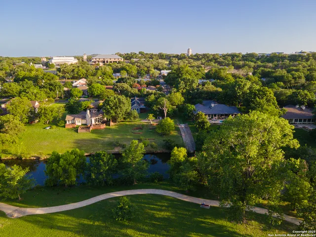 $4,800 | 136 West Evergreen, Boerne, TX 78006