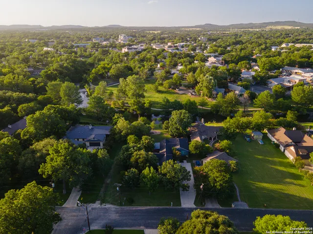 $4,800 | 136 West Evergreen, Boerne, TX 78006