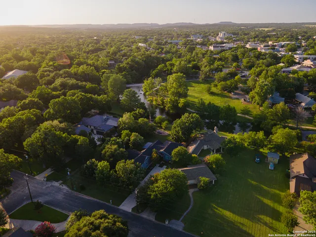 $4,800 | 136 West Evergreen, Boerne, TX 78006