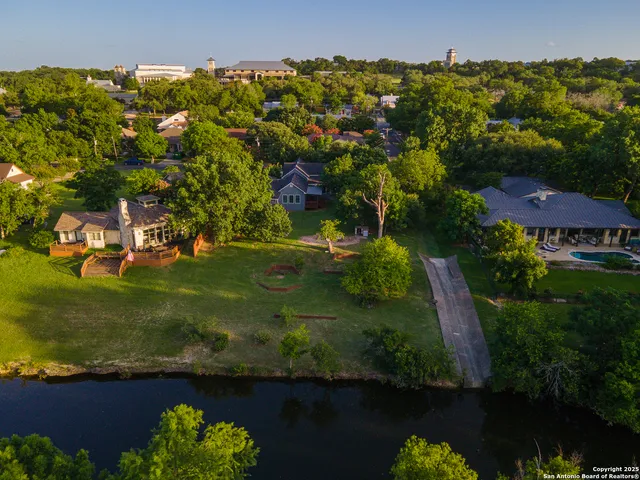 $4,800 | 136 West Evergreen, Boerne, TX 78006