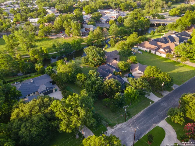 $4,800 | 136 West Evergreen, Boerne, TX 78006