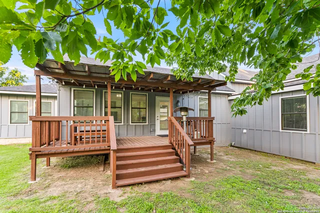 $4,800 | 136 West Evergreen, Boerne, TX 78006