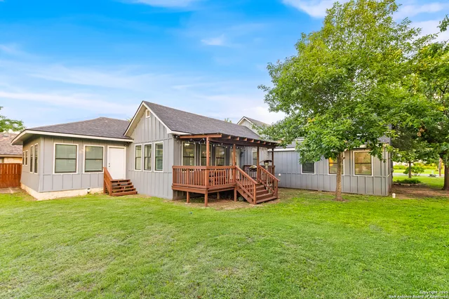 $4,800 | 136 West Evergreen, Boerne, TX 78006