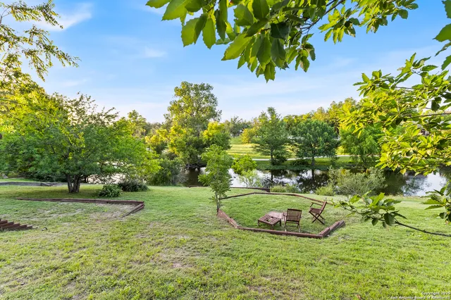 $4,800 | 136 West Evergreen, Boerne, TX 78006