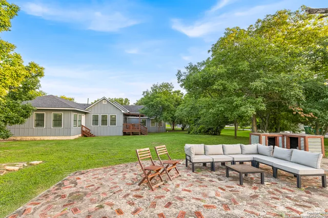 $4,800 | 136 West Evergreen, Boerne, TX 78006