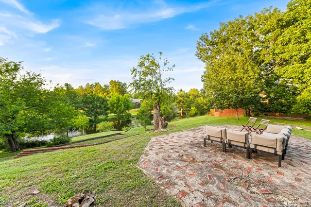 $4,800 | 136 West Evergreen, Boerne, TX 78006