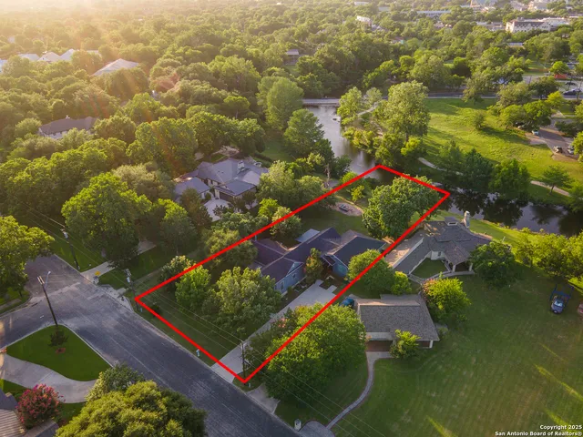 $4,800 | 136 West Evergreen, Boerne, TX 78006