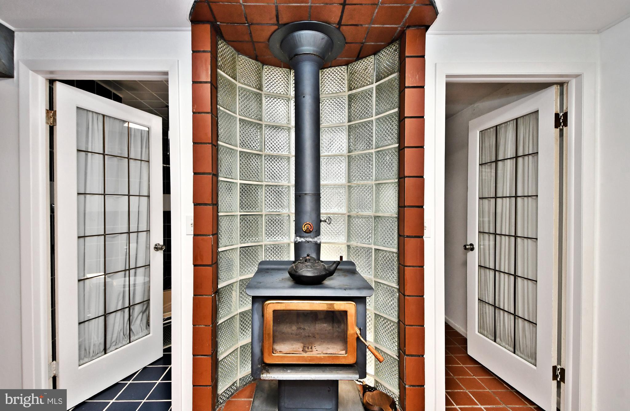 108 Glen Valley Road Morrisville, PA 19067 - Photo 18 of 83 Wood stove accent
