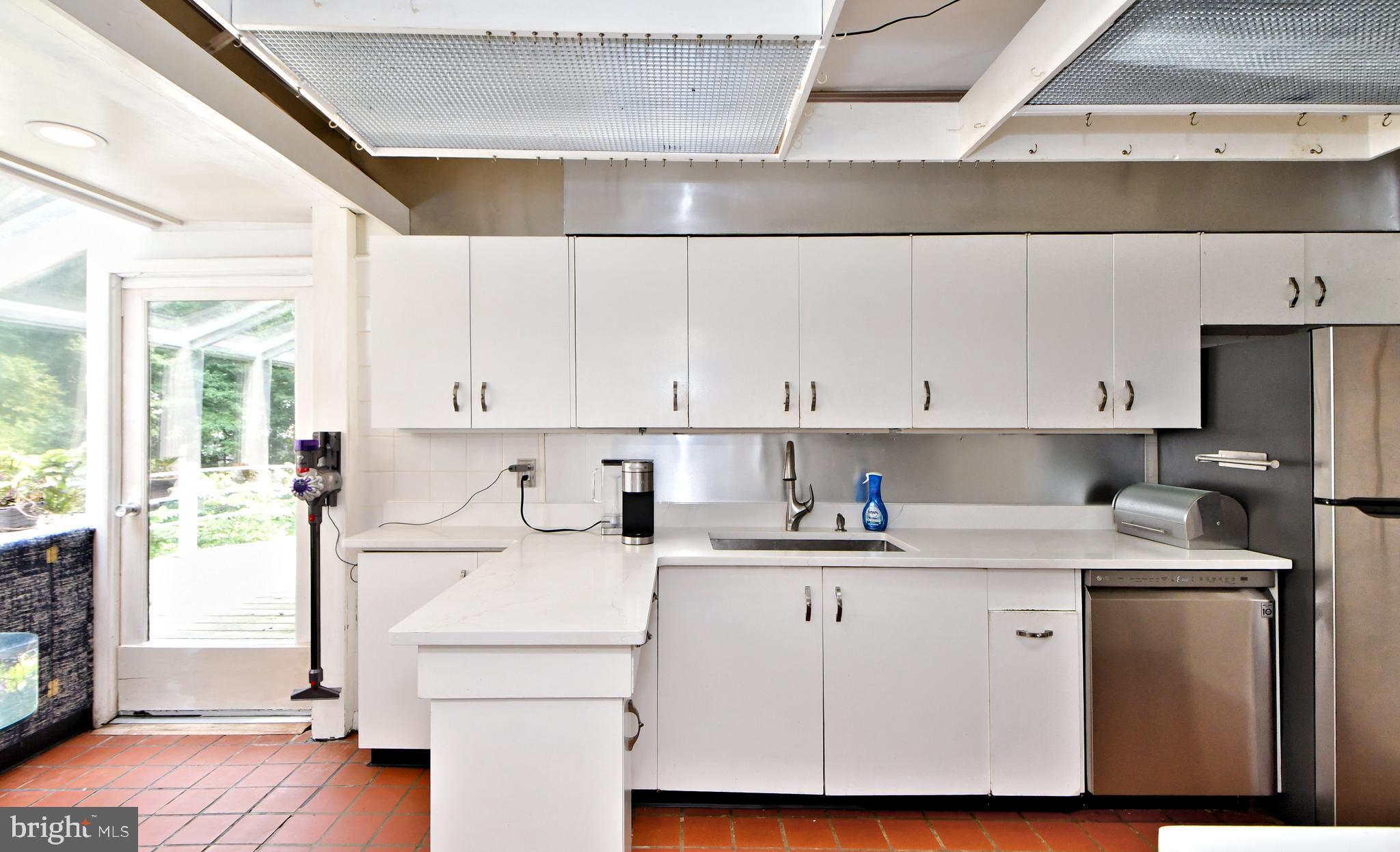108 Glen Valley Road Morrisville, PA 19067 - Photo 31 of 83 White cabinetry