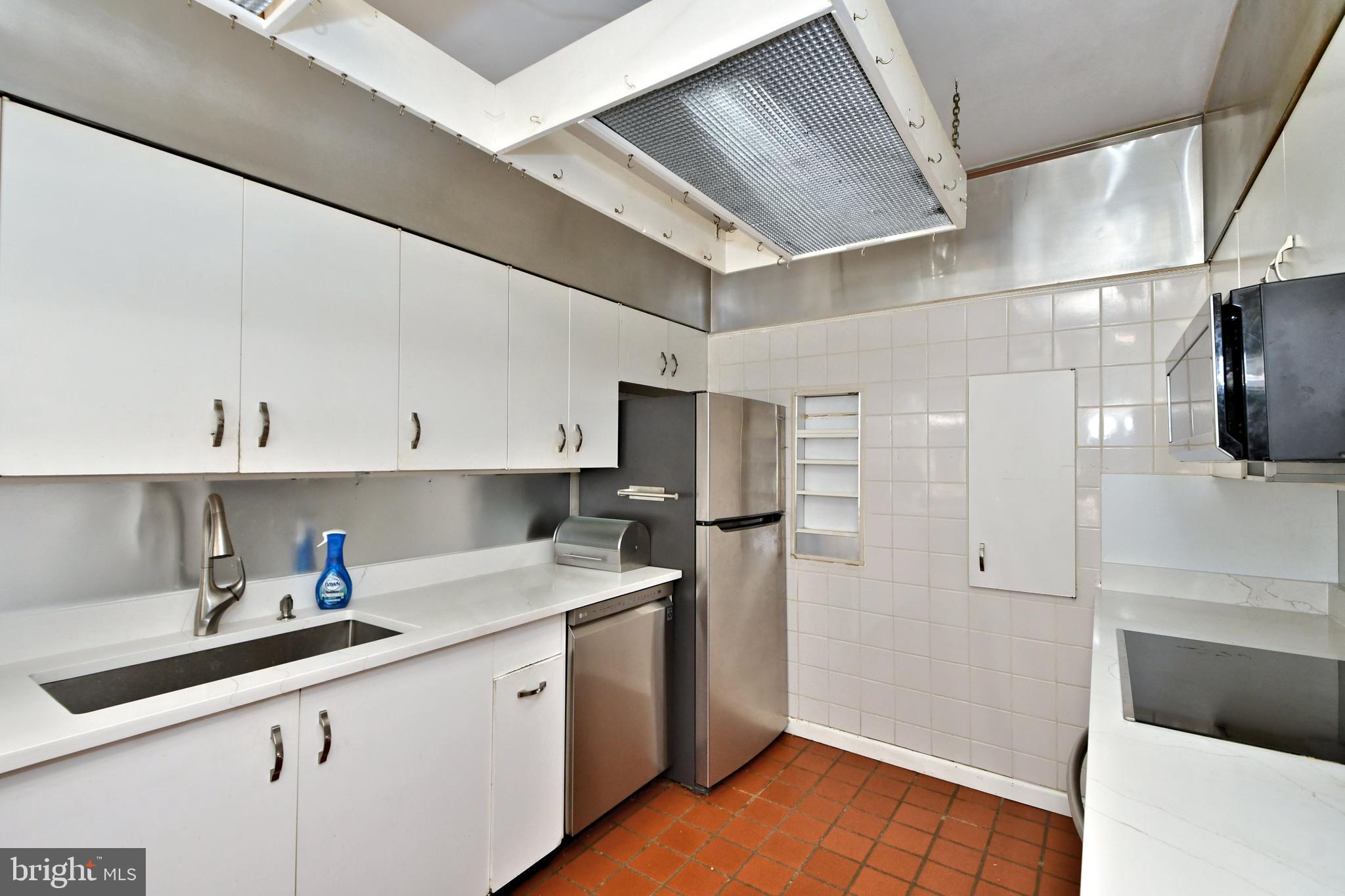 108 Glen Valley Road Morrisville, PA 19067 - Photo 32 of 83 Stainless appliances