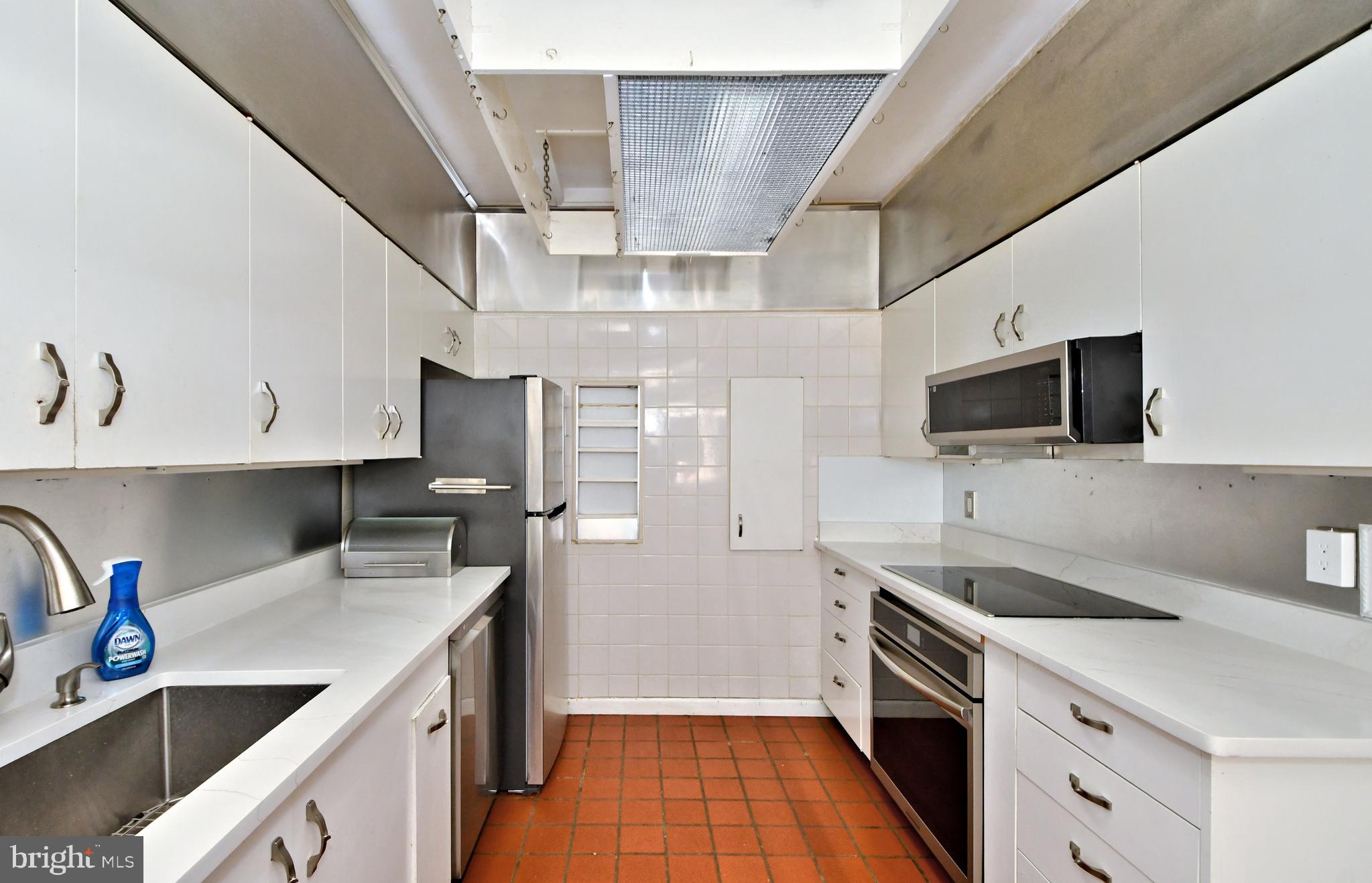 108 Glen Valley Road Morrisville, PA 19067 - Photo 33 of 83 Full kitchen