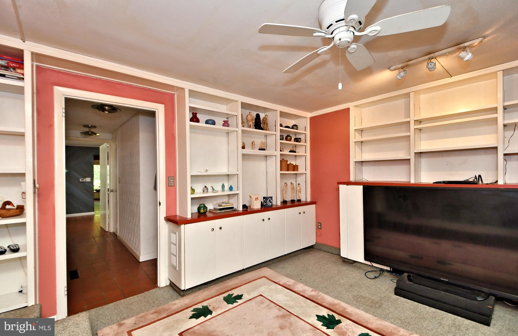 108 Glen Valley Road Morrisville, PA 19067 - Photo 49 of 83 Den built-ins