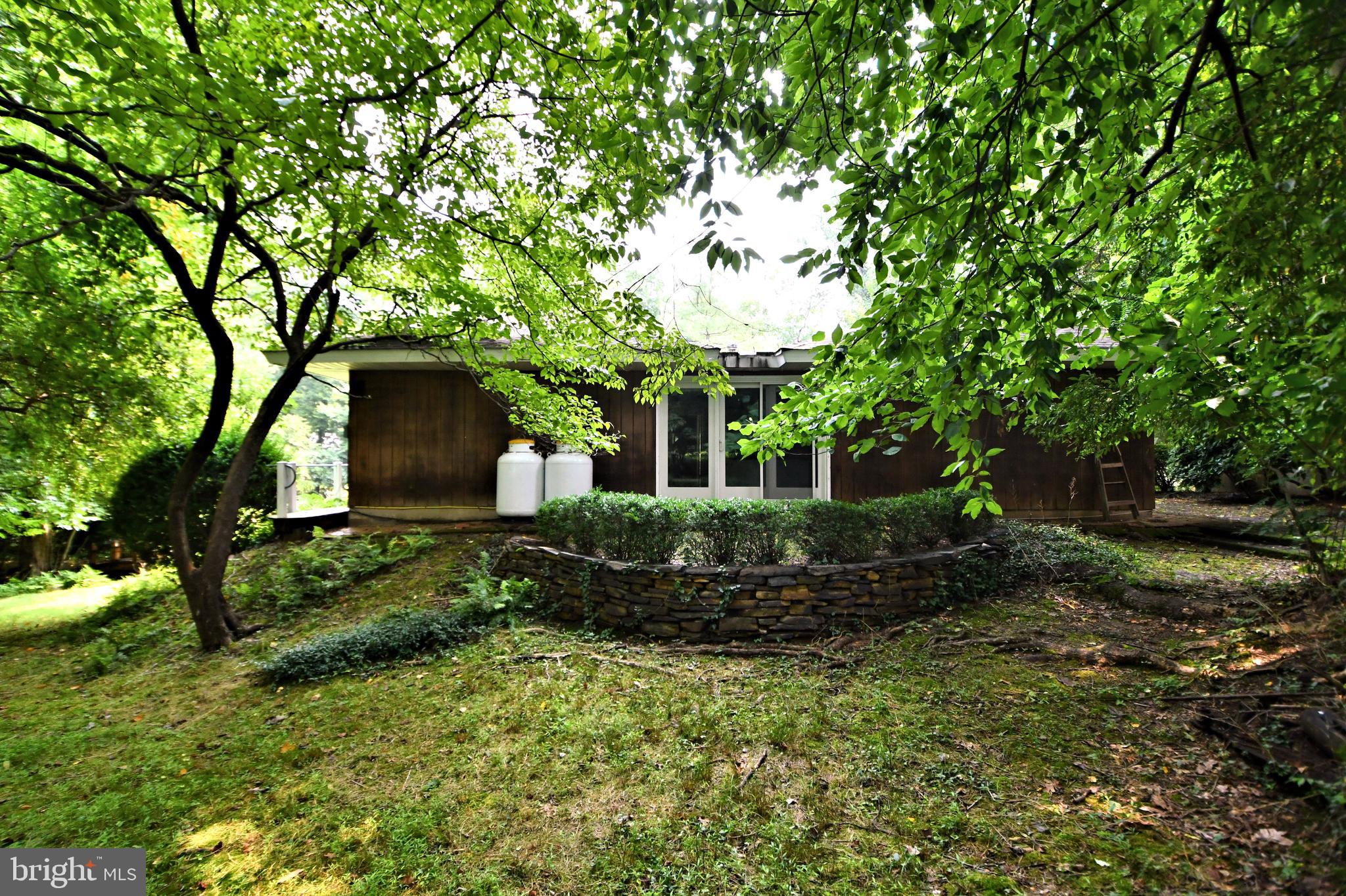 108 Glen Valley Road Morrisville, PA 19067 - Photo 79 of 83 Stone wall structure