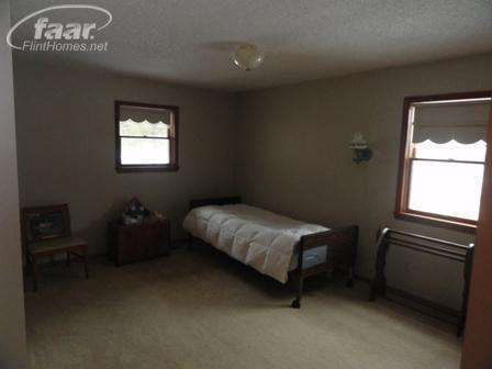 5403 Deland Road Flushing, MI 48433 - Photo 4 of 17 20346882-3.JPG