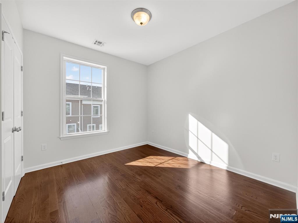 25 Roosevelt Drive Wood-Ridge, NJ 07075 - Photo 13 of 50